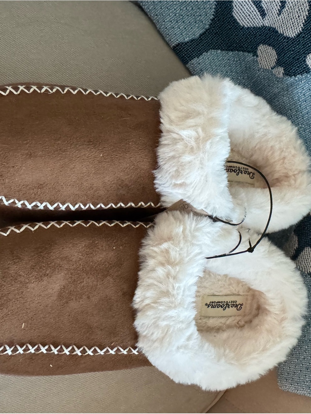 dearfoams Brown Faux-Shearling Slip-On Slippers